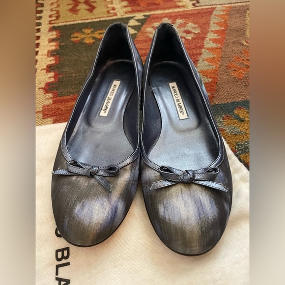 EUC Sz 39 Manolo Blahnik satin flats - Picture 2 of 7